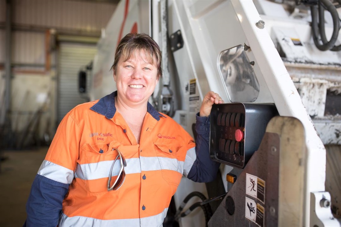 Spring-Farm-Tour-image-of-worker-at-Resource-Recovery-Centre.jpg