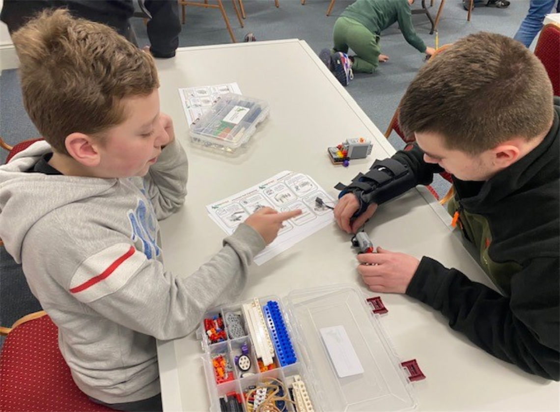 Image of 2 children taking part in the Snapology Stem program at Bowral Library